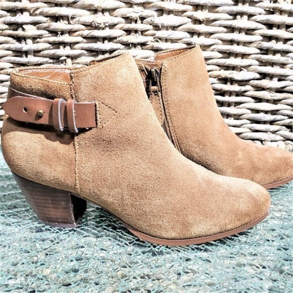 GUESS Suede Heeled Booties Size 7M - Picture 2 of 11